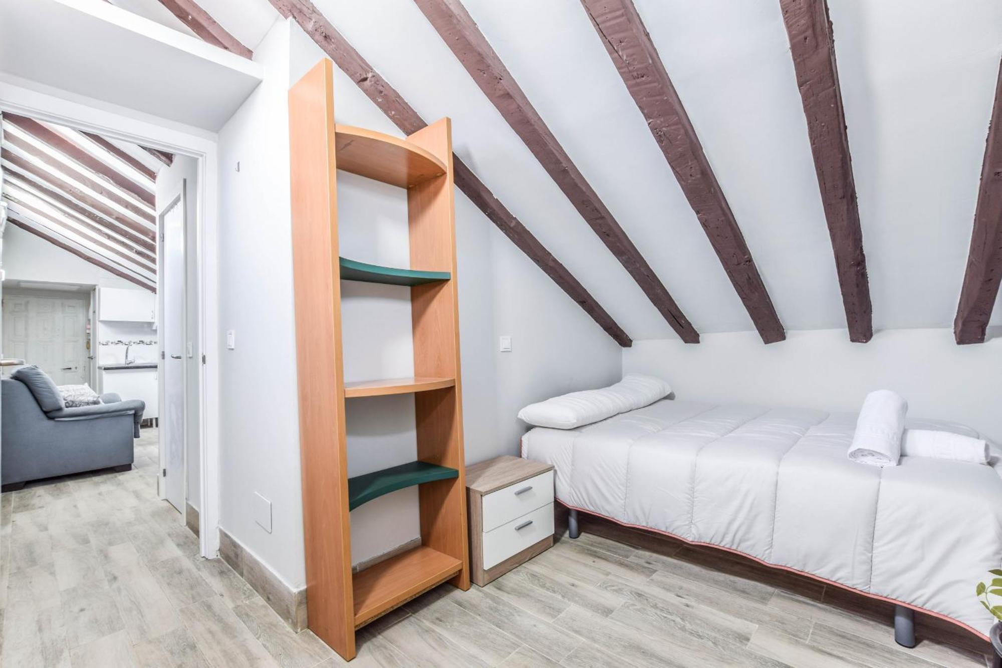 Atico Barrio De Las Letras Madrid Ngoại thất bức ảnh